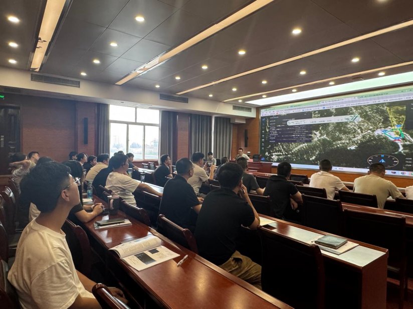 可视化大屏与航迹展示